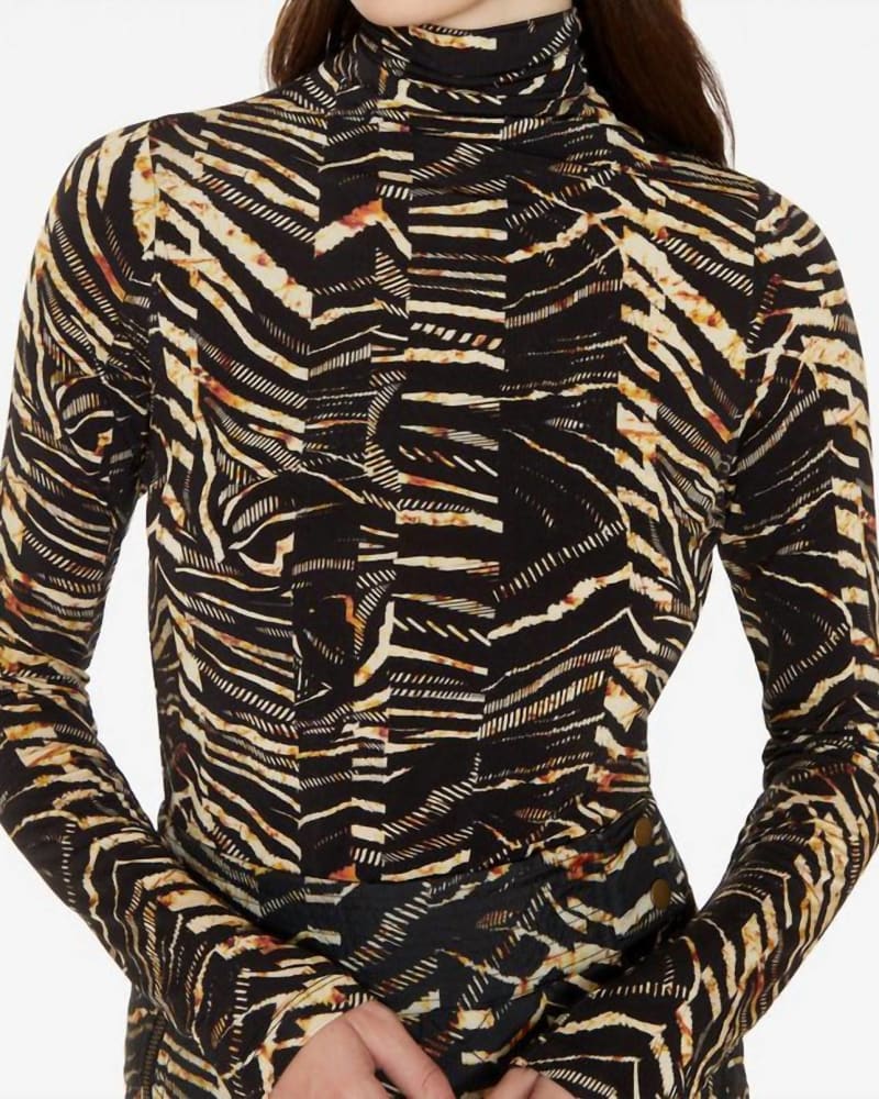 Front of a model wearing a size Large Eloise Top in Zebra in Zebra by Marie Oliver. | dia_product_style_image_id:333690
